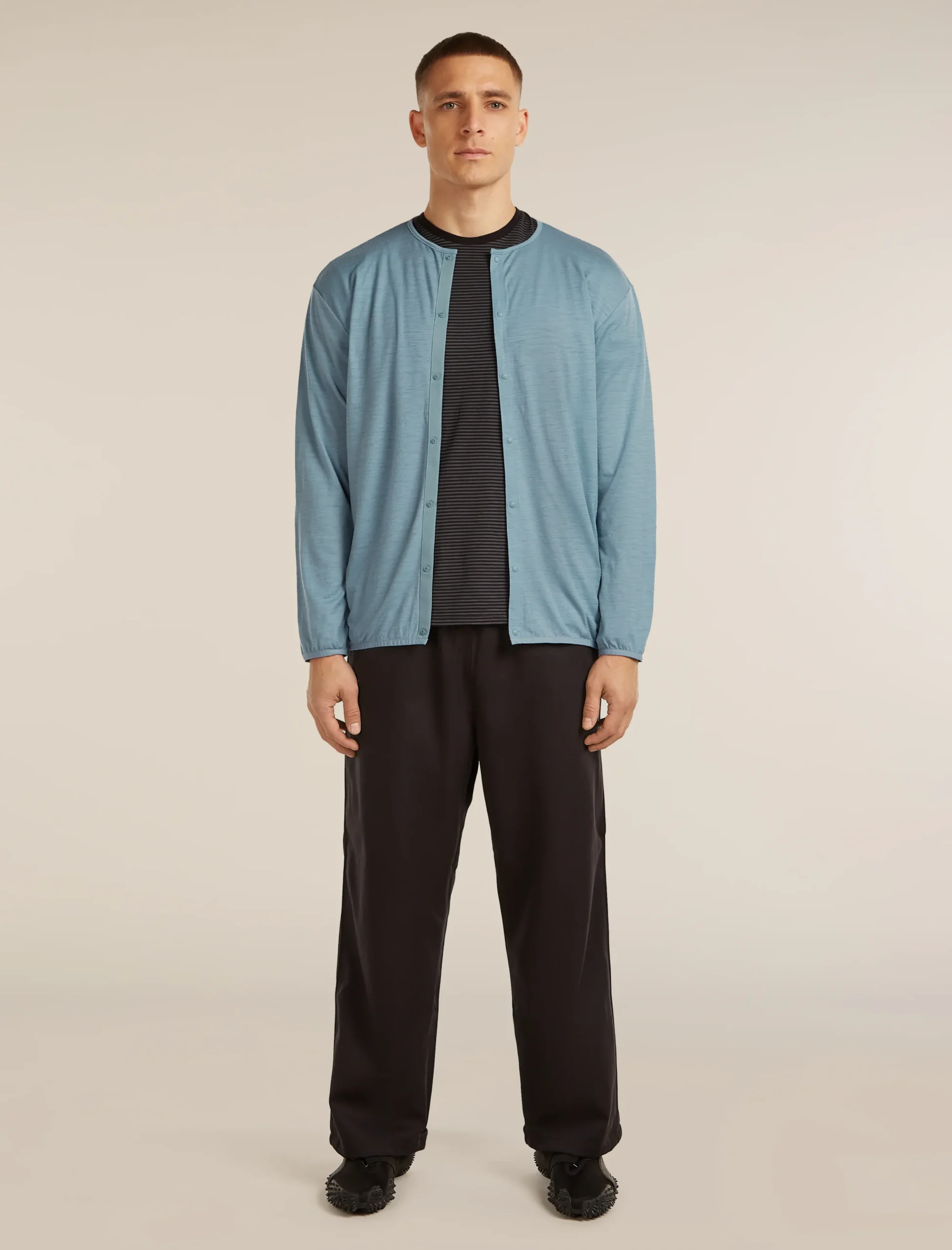 150 Cardigan mit Rundhalsausschnitt