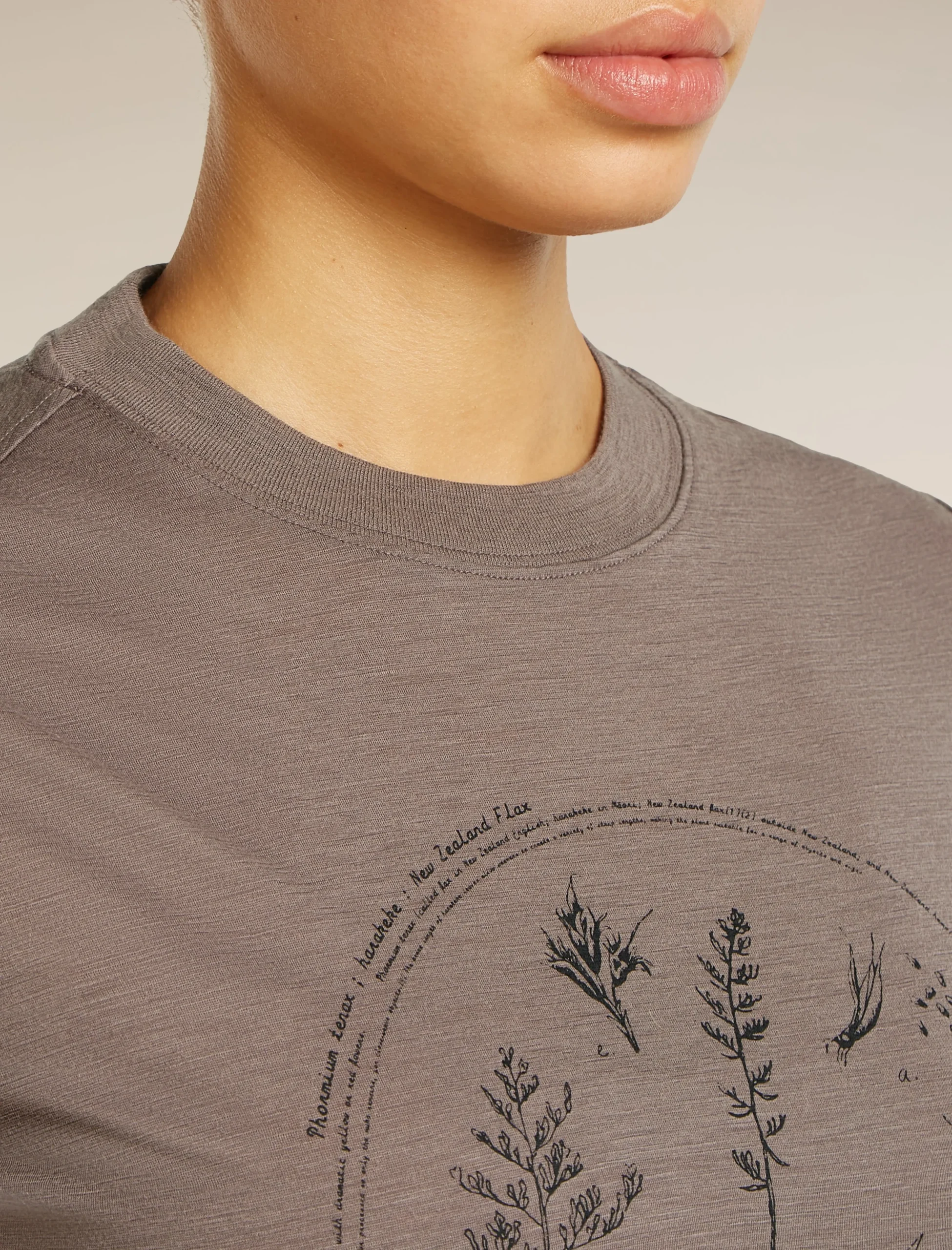150 Tech Lite Crop T-Shirt Seed Story