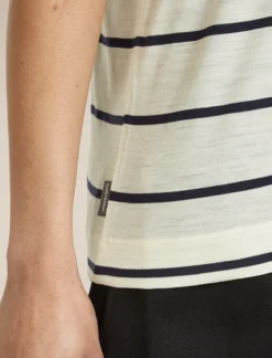 150 Tech Lite Relaxed T-Shirt mit V-Ausschnitt